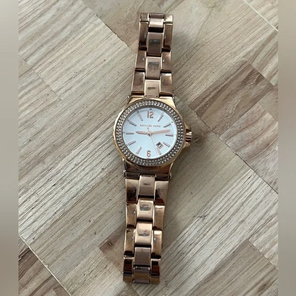 Michael Kors Ladies Watch Crystals Accents Pearl Dial Rose Gold-Tone Bracelet